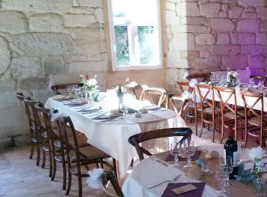 photo de salle de réception avec service traiteur